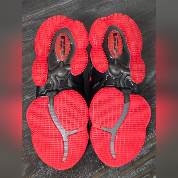 Nike Lebron 19 Black And Red Size 8 - Picture 7 of 7